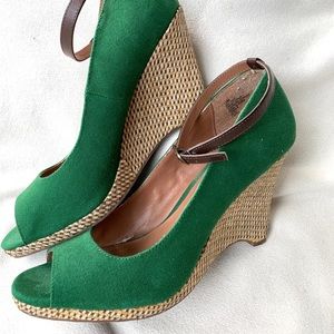 Worthington peep toe Green stacked wedge